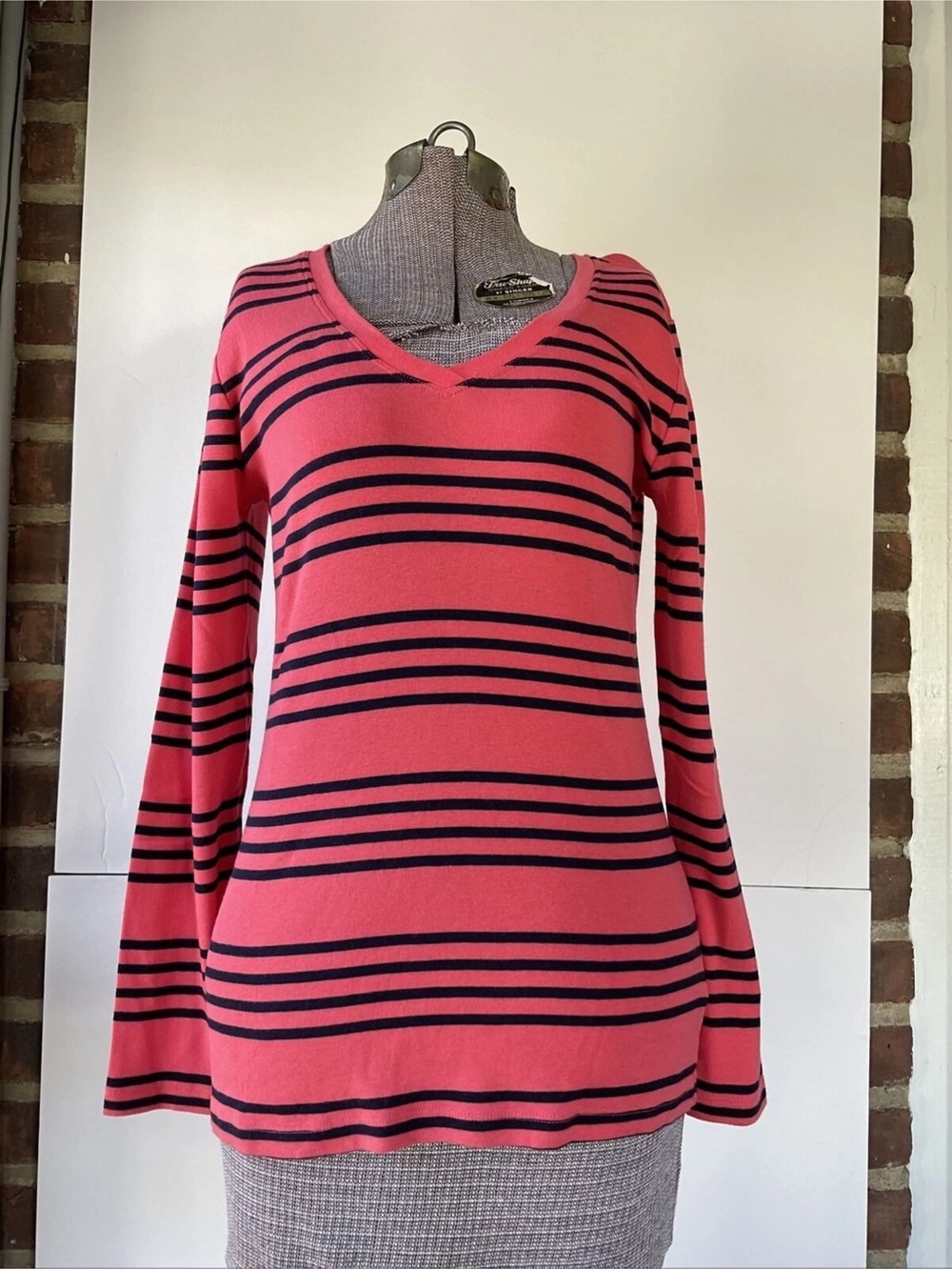 GAP Women's Super Soft V-Neck Long Sleeve T-Shirt Size Medium